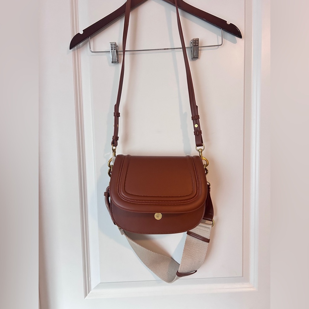 Elegant Brown Crossbody Bag